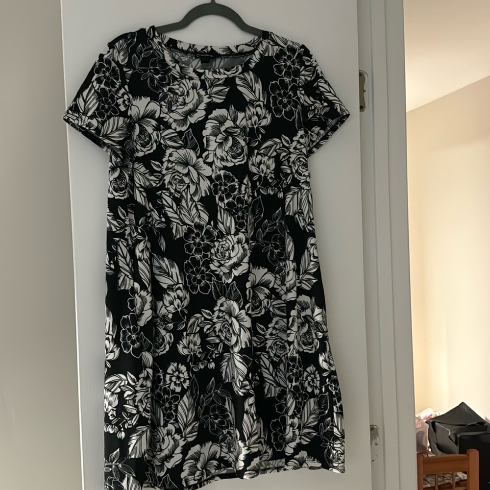 Women’s New Directions Dress Size M